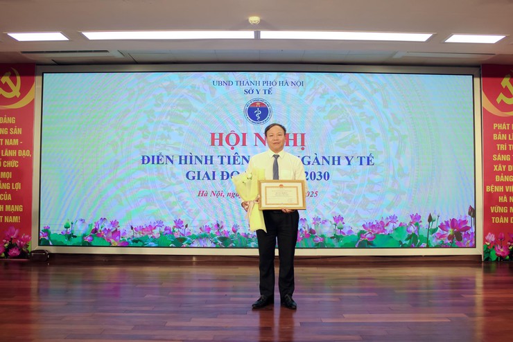 Người bác sĩ luôn gắn với những công trình nghiên cứu khoa học- Ảnh 1.