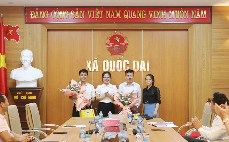 Văn phòng HĐND-UBND Xã Quốc Oai Gặp mặt, tri ân cán bộ, công chức nghỉ hưu và chuyển công tác- Ảnh 1.