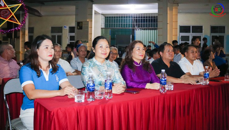 Thôn Ngô Sài tổ chức đêm liên hoan văn nghệ "Vui Tết Trung Thu 2025" cho thiếu nhi- Ảnh 1.