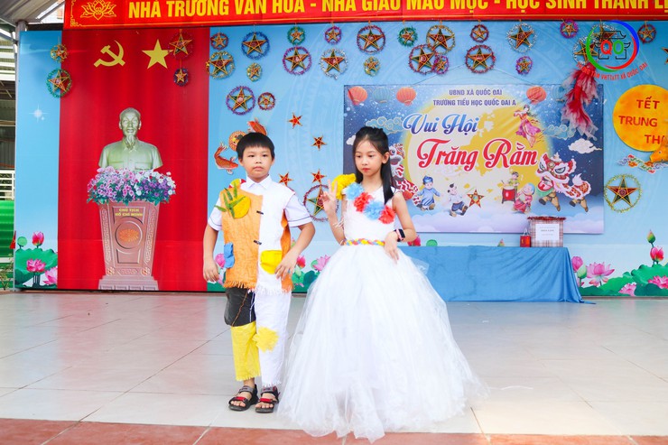 Trường Tiểu học Quốc Oai A tổ chức vui tết Trung thu cho các em học sinh- Ảnh 10.