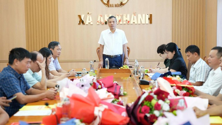 An Khánh trao Quyết định cho cán bộ, công chức nghỉ hưu trước tuổi, nghỉ thôi việc theo Nghị định số 178 của Chính phủ- Ảnh 15.