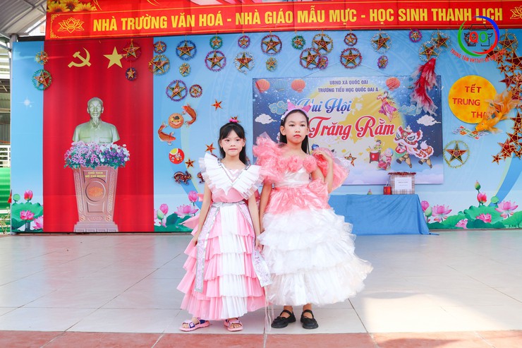 Trường Tiểu học Quốc Oai A tổ chức vui tết Trung thu cho các em học sinh- Ảnh 11.