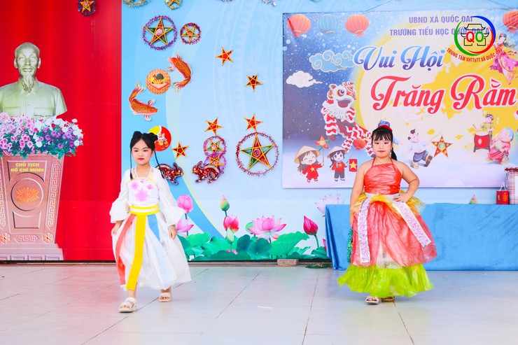 Trường Tiểu học Quốc Oai A tổ chức vui tết Trung thu cho các em học sinh- Ảnh 12.