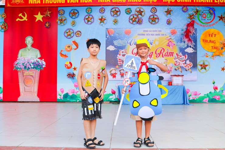 Trường Tiểu học Quốc Oai A tổ chức vui tết Trung thu cho các em học sinh- Ảnh 13.