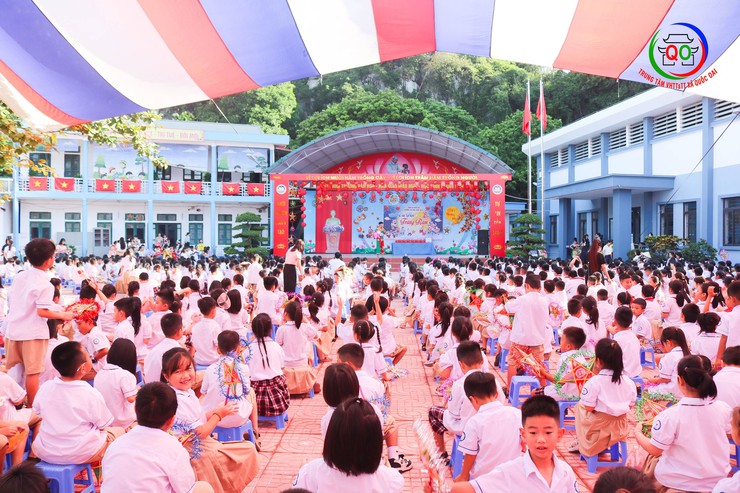 Trường Tiểu học Quốc Oai A tổ chức vui tết Trung thu cho các em học sinh- Ảnh 2.