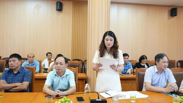 An Khánh trao Quyết định cho cán bộ, công chức nghỉ hưu trước tuổi, nghỉ thôi việc theo Nghị định số 178 của Chính phủ- Ảnh 1.