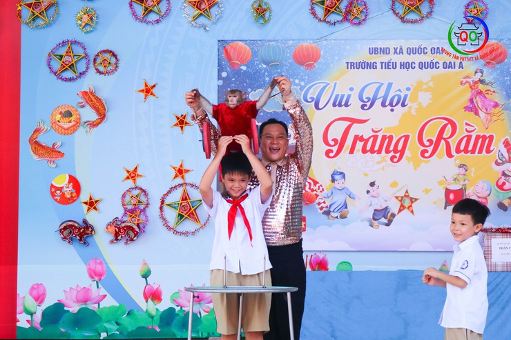 Trường Tiểu học Quốc Oai A tổ chức vui tết Trung thu cho các em học sinh- Ảnh 20.