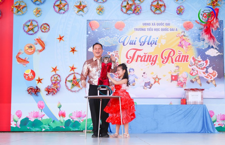 Trường Tiểu học Quốc Oai A tổ chức vui tết Trung thu cho các em học sinh- Ảnh 21.
