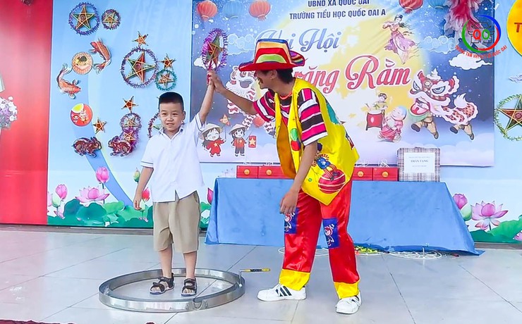 Trường Tiểu học Quốc Oai A tổ chức vui tết Trung thu cho các em học sinh- Ảnh 25.