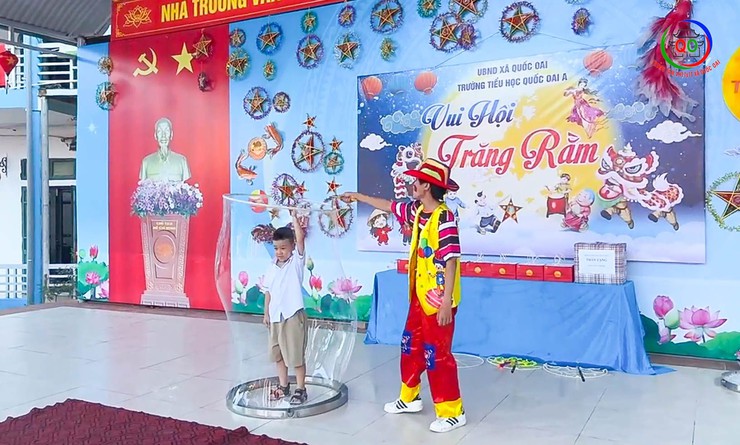 Trường Tiểu học Quốc Oai A tổ chức vui tết Trung thu cho các em học sinh- Ảnh 26.