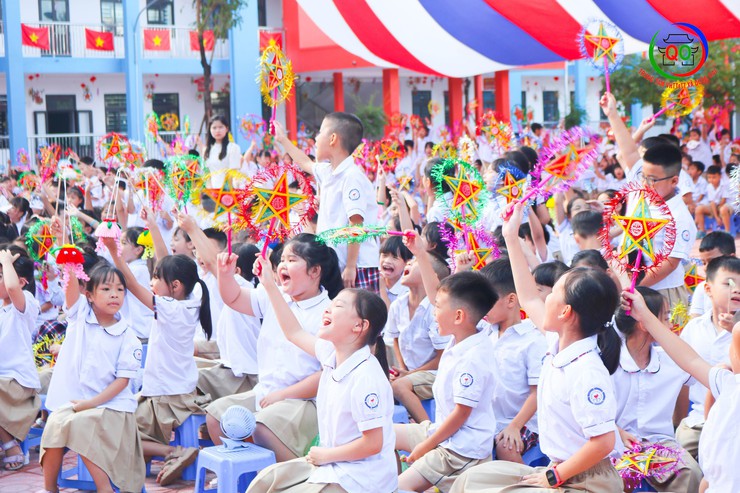 Trường Tiểu học Quốc Oai A tổ chức vui tết Trung thu cho các em học sinh- Ảnh 31.