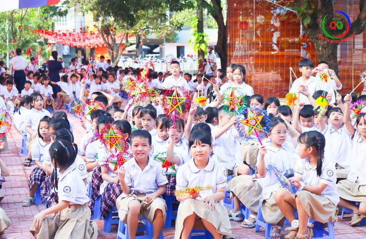 Trường Tiểu học Quốc Oai A tổ chức vui tết Trung thu cho các em học sinh- Ảnh 32.