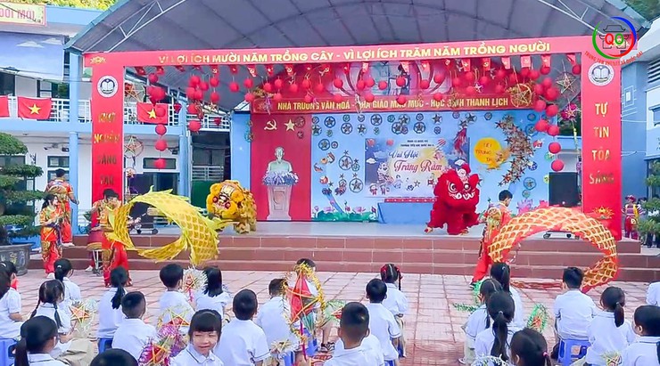 Trường Tiểu học Quốc Oai A tổ chức vui tết Trung thu cho các em học sinh- Ảnh 4.
