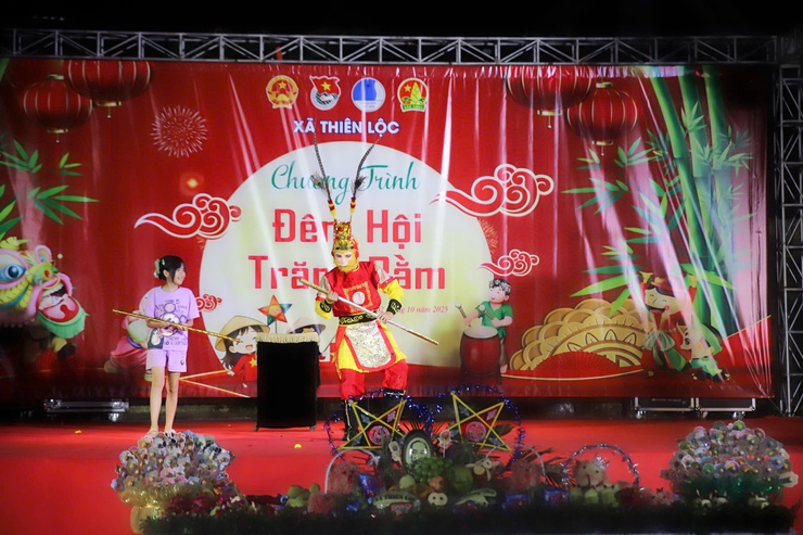 Xã Thiên Lộc tổ chức Đêm hội trăng rằm, vui Tết Trung thu cho trẻ em- Ảnh 8.