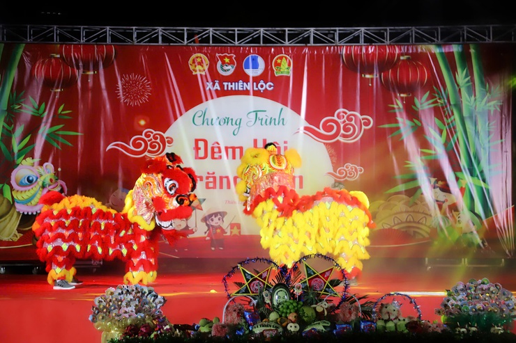 Xã Thiên Lộc tổ chức Đêm hội trăng rằm, vui Tết Trung thu cho trẻ em- Ảnh 13.