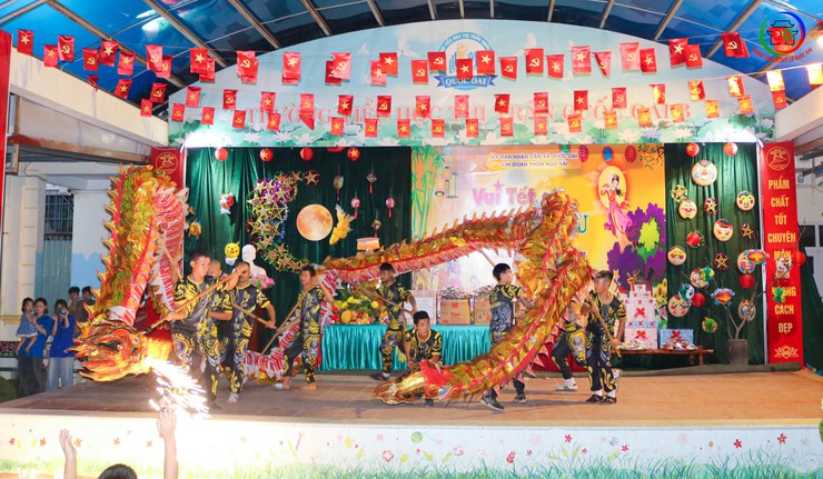 Thôn Ngô Sài tổ chức đêm liên hoan văn nghệ "Vui Tết Trung Thu 2025" cho thiếu nhi- Ảnh 6.