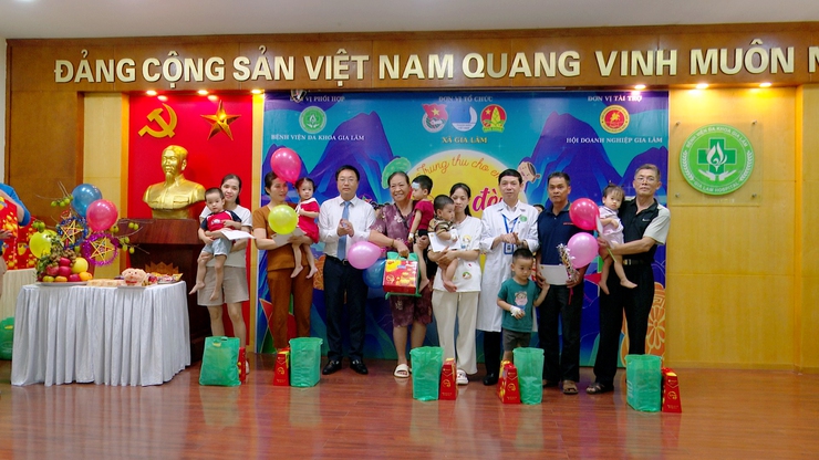 Chương trình “Trung thu cho em – Lồng đèn thắp sáng ước mơ” tại Bệnh viện Đa khoa Gia Lâm- Ảnh 4.