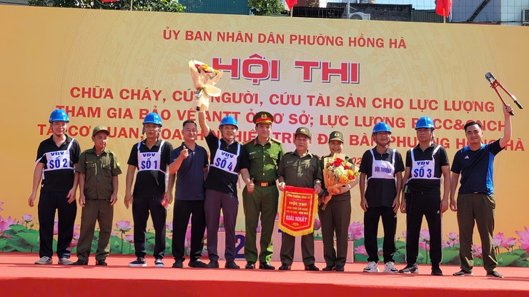 Phường Hồng Hà phát huy phương châm 4 tại chỗ, giảm thiệt hại do cháy, nổ gây ra- Ảnh 3.