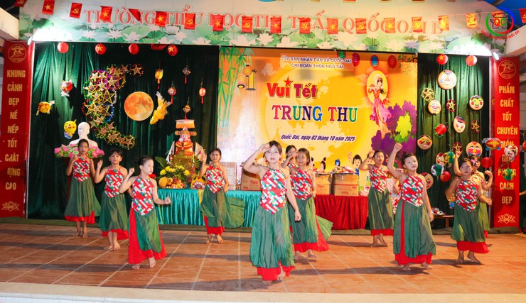 Thôn Ngô Sài tổ chức đêm liên hoan văn nghệ "Vui Tết Trung Thu 2025" cho thiếu nhi- Ảnh 9.