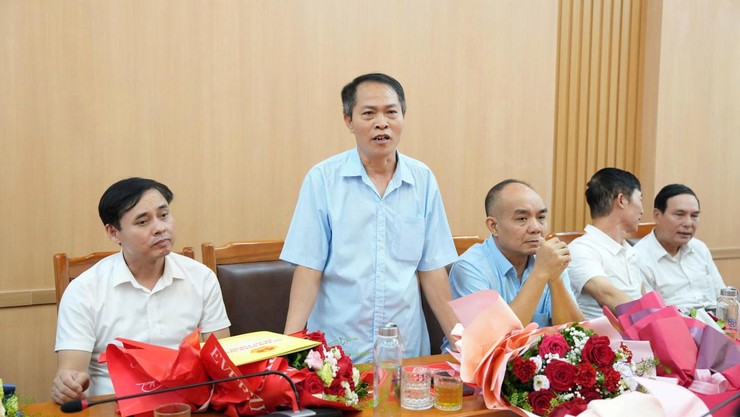 An Khánh trao Quyết định cho cán bộ, công chức nghỉ hưu trước tuổi, nghỉ thôi việc theo Nghị định số 178 của Chính phủ- Ảnh 13.