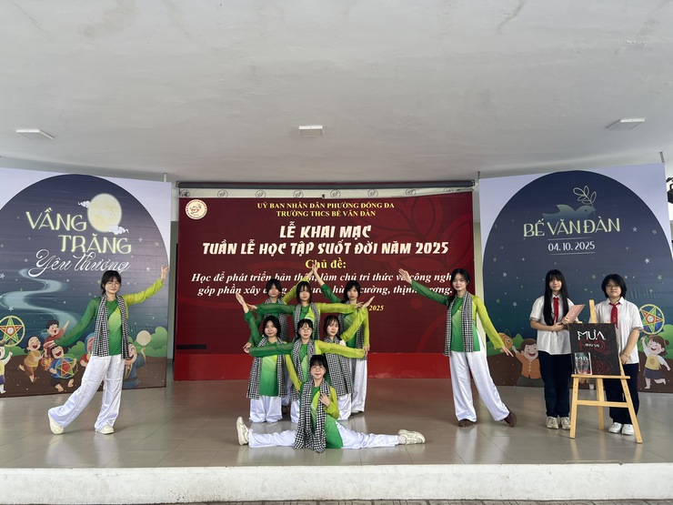 Phường Đống Đa khai mạc "Tuần lễ hưởng ứng học tập suốt đời" năm 2025- Ảnh 1.
