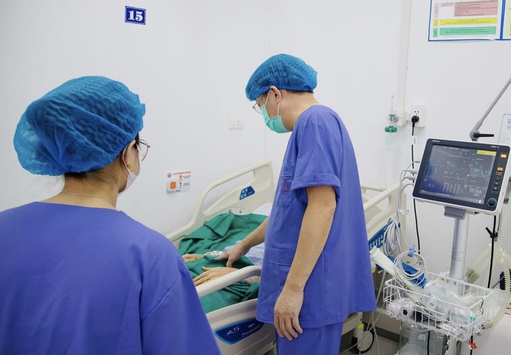 Bệnh viện Thận Hà Nội mở rộng điều trị ngoại khoa thực hiện thành công loạt ca phẫu thuật đầu tiên- Ảnh 3.