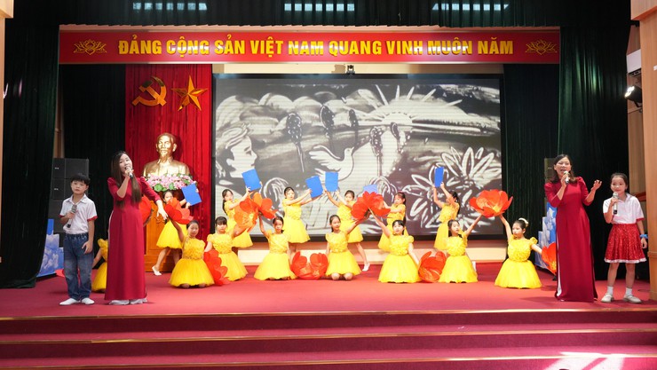 Xã Dương Hoà tổ chức Lễ khai mạc và phát động hưởng ứng Tuần Lễ học tập suốt đời năm 2025- Ảnh 2.