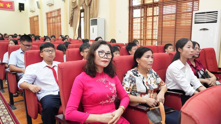 Xã Dương Hoà tổ chức Lễ khai mạc và phát động hưởng ứng Tuần Lễ học tập suốt đời năm 2025- Ảnh 6.