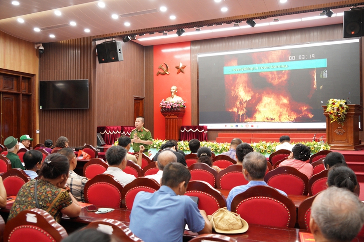 Phường Chương Mỹ tuyên truyền, tập huấn kiến thức về phòng cháy chữa cháy và cứu nạn, cứu hộ- Ảnh 6.