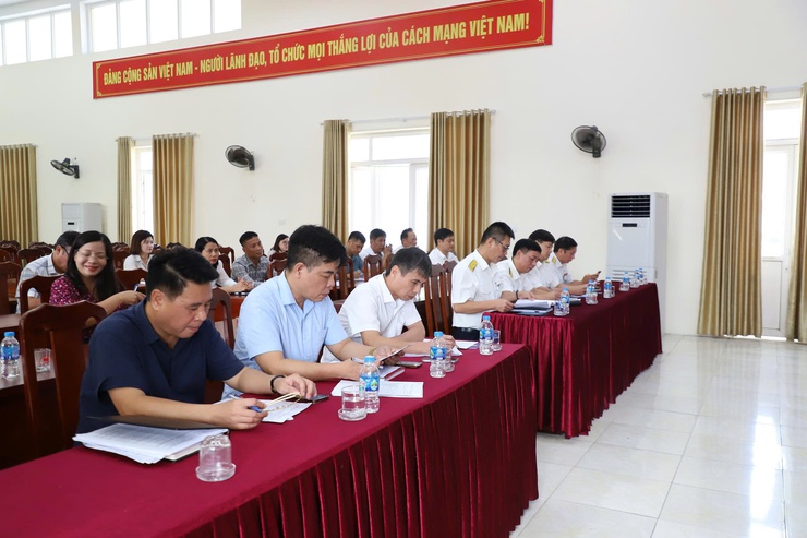 UBND XÃ HỒNG VÂN TỔ CHỨC HỘI NGHỊ RÀ SOÁT NGUỒN THU THUẾ NĂM 2025, XÂY DỰNG VÀ TRIỂN KHAI KẾ HOẠCH TRỌNG TÂM 3 THÁNG CUỐI NĂM- Ảnh 1.