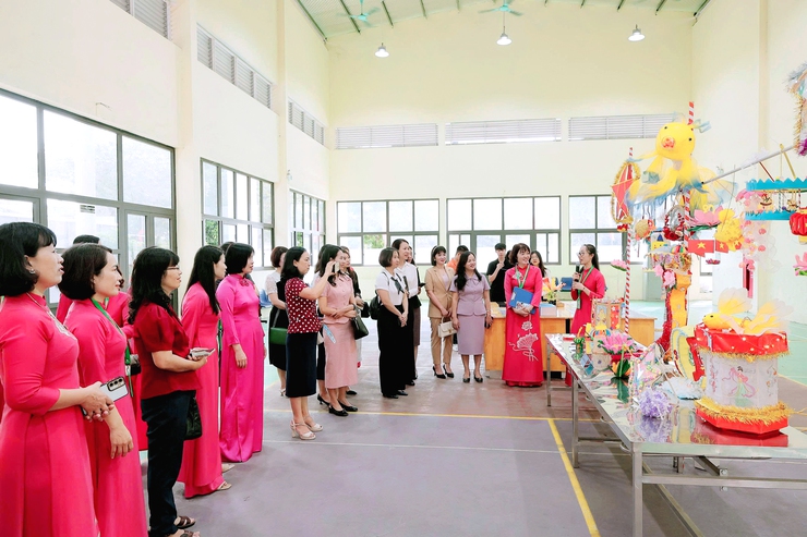 UBND xã Thư Lâm tổ chức Lễ khai mạc Tuần lễ hưởng ứng học tập suốt đời năm 2025 với chủ đề “ Học để phát triển bản thân, làm chủ tri thức và công nghệ, góp phần xây dựng đất nước hùng cường, thịnh vượng”.- Ảnh 10.