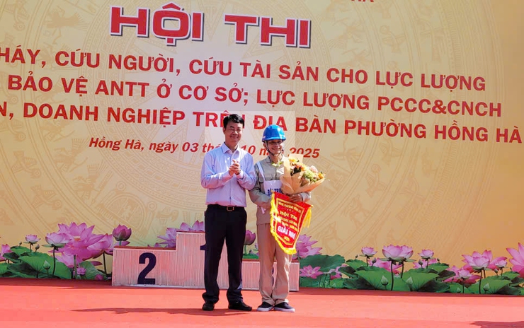 Phường Hồng Hà phát huy phương châm 4 tại chỗ, giảm thiệt hại do cháy, nổ gây ra- Ảnh 4.
