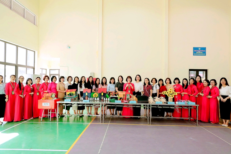 UBND xã Thư Lâm tổ chức Lễ khai mạc Tuần lễ hưởng ứng học tập suốt đời năm 2025 với chủ đề “ Học để phát triển bản thân, làm chủ tri thức và công nghệ, góp phần xây dựng đất nước hùng cường, thịnh vượng”.- Ảnh 11.