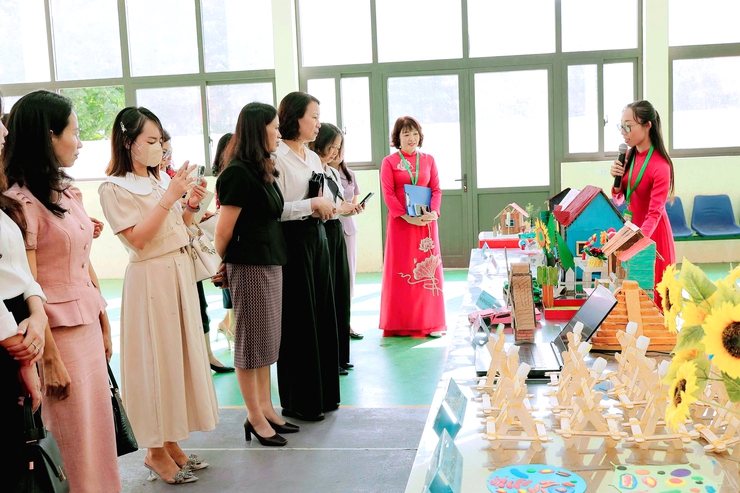 UBND xã Thư Lâm tổ chức Lễ khai mạc Tuần lễ hưởng ứng học tập suốt đời năm 2025 với chủ đề “ Học để phát triển bản thân, làm chủ tri thức và công nghệ, góp phần xây dựng đất nước hùng cường, thịnh vượng”.- Ảnh 9.