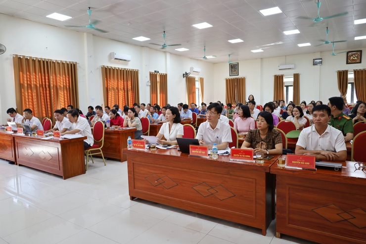 Phường Tùng Thiện tổng kết Đại hội và triển khai Nghị Quyết Đại hội đại biểu Đảng bộ phường lần thứ I, nhiệm kỳ 2025 - 2030- Ảnh 1.