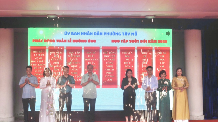 Tây Mỗ khai mạc “Tuần lễ hưởng ứng học tập suốt đời” năm 2025 và hưởng ứng Ngày hội đổi mới sáng tạo quốc gia- Ảnh 6.