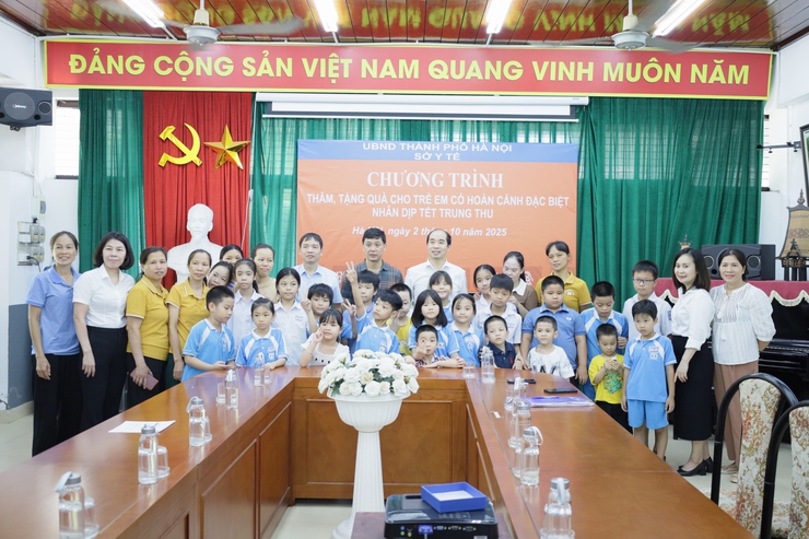 Lãnh đạo Sở Y tế thăm và tặng quà trung thu cho các cháu thiếu nhi- Ảnh 3.