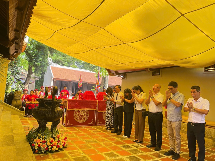 Lễ hội tưởng niệm 930 ngày hóa Quý Phi thánh Mẫu Hạo Nương- Ảnh 4.