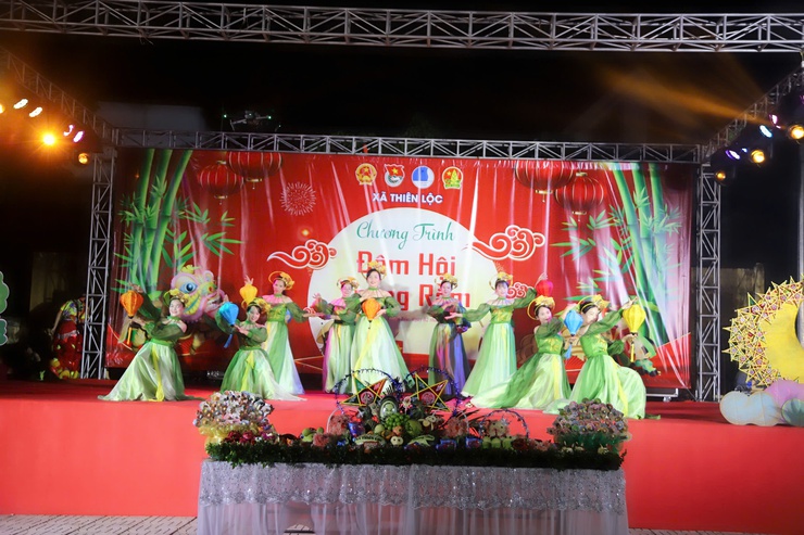Xã Thiên Lộc tổ chức Đêm hội trăng rằm, vui Tết Trung thu cho trẻ em- Ảnh 12.