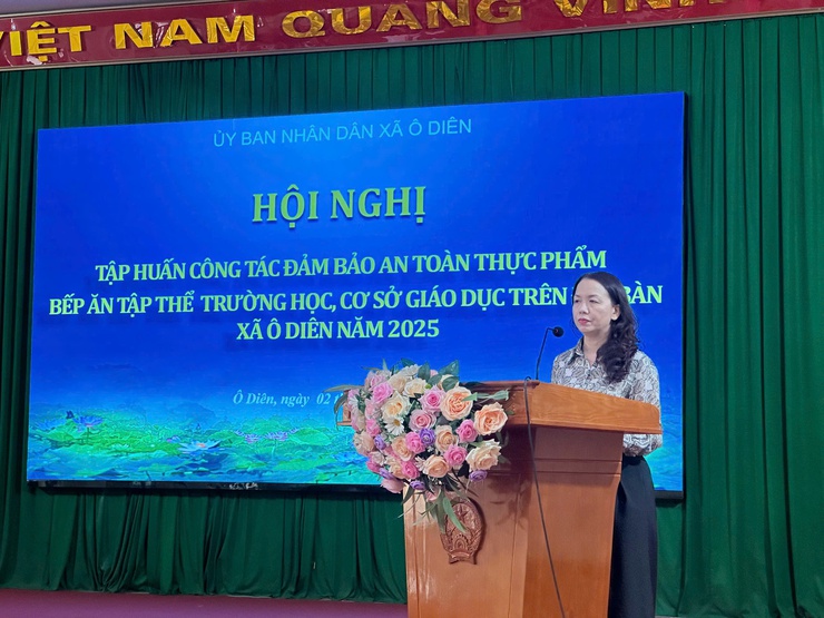 Tập huấn An toàn thực phẩm bếp ăn tập thể trường học, cơ sở giáo dục trên địa bàn xã năm 2025- Ảnh 1.