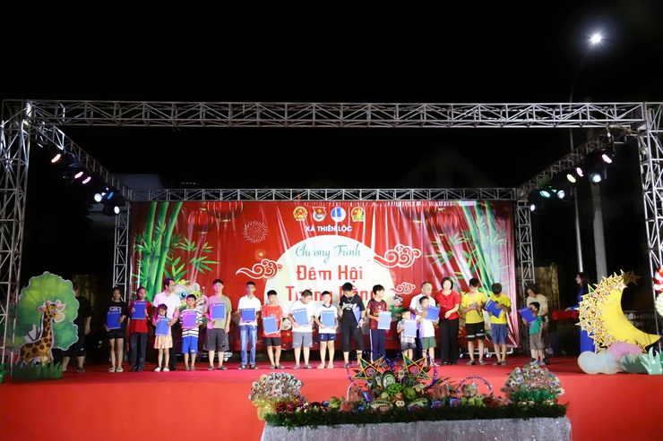 Xã Thiên Lộc tổ chức Đêm hội trăng rằm, vui Tết Trung thu cho trẻ em- Ảnh 15.