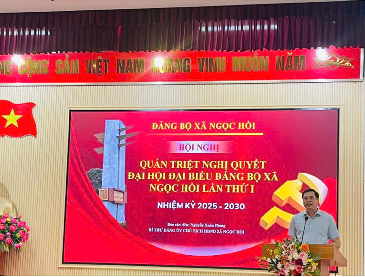 Hội nghị Quán triệt Nghị quyết Đại hội Đại biểu Đảng bộ xã Ngọc Hồi lần thứ I. Giao ban công tác xây dựng Đảng, xây dựng chính quyền quý III, triển khai nhiệm vụ trọng tâm Quý IV năm 2025- Ảnh 1.