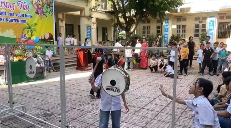 Trường tiểu học quang trung xã phú xuyên tưng bừng tổ chức tết trung thu cho học sinh năm học 2025–2026- Ảnh 3.