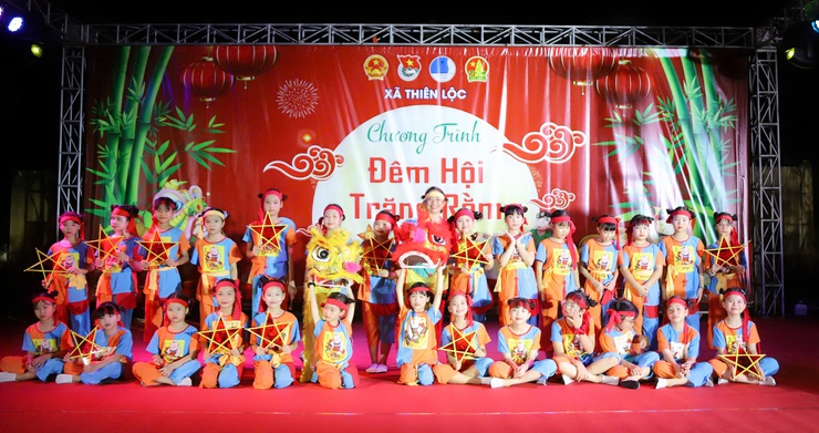 Xã Thiên Lộc tổ chức Đêm hội trăng rằm, vui Tết Trung thu cho trẻ em- Ảnh 5.