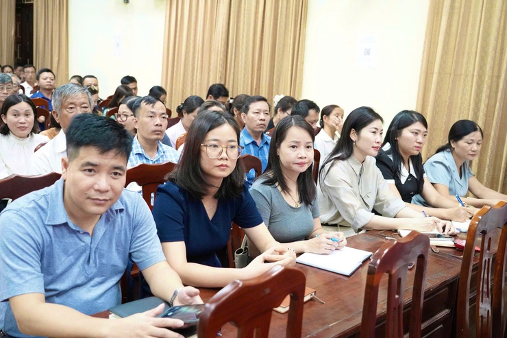 Gần 300 cán bộ cơ sở xã Thường Tín, Hồng Vân tham dự lớp bồi dưỡng công tác kiểm tra, giám sát trong Đảng.- Ảnh 4.