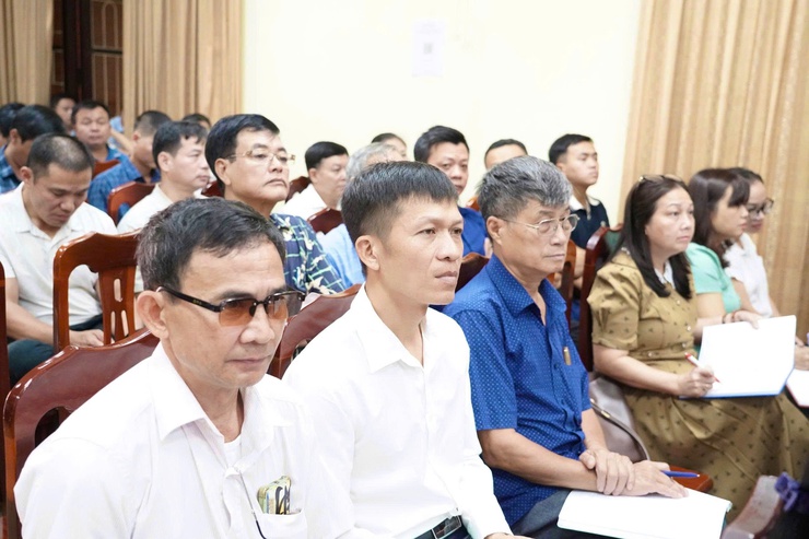 Gần 300 cán bộ cơ sở xã Thường Tín, Hồng Vân tham dự lớp bồi dưỡng công tác kiểm tra, giám sát trong Đảng.- Ảnh 5.