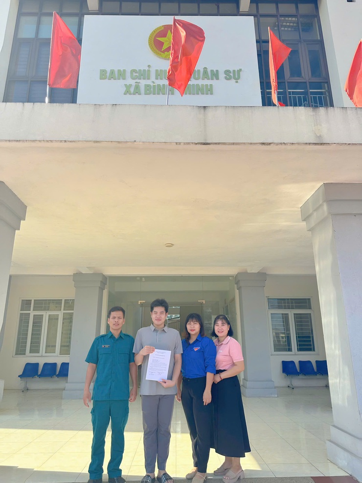 Xã Bình Minh: 8 thanh niên viết đơn tình nguyện ngập ngũ năm 2026- Ảnh 3.
