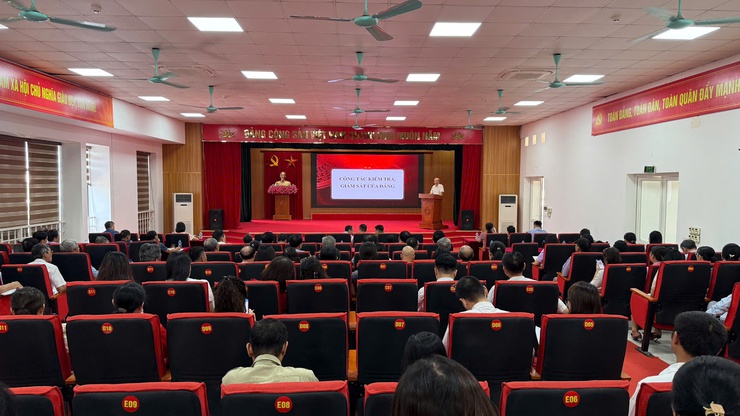 UBKT Đảng ủy phường Xuân Phương tổ chức hội nghị tập huấn nghiệp vụ công tác kiểm tra, giám sát năm 2025- Ảnh 2.