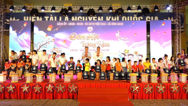 Bình Minh tổ chức “Đêm hội trăng rằm” cho thiếu nhi- Ảnh 4.