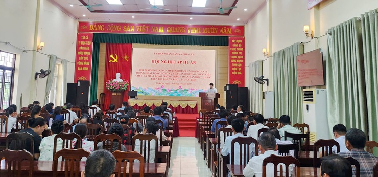 Hội nghị tập huấn, bồi dưỡng kỹ năng chuyển đổi số, ứng dụng CNTT trong hoạt động công vụ- Ảnh 2.